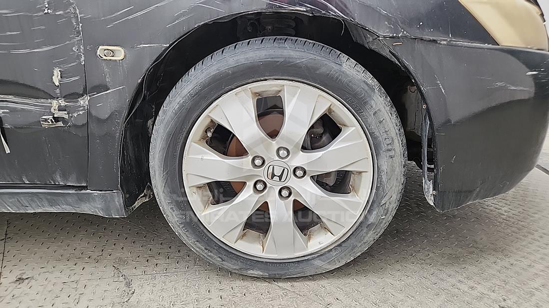 2004 Honda Accord — Front Right Tyre — Photo 44