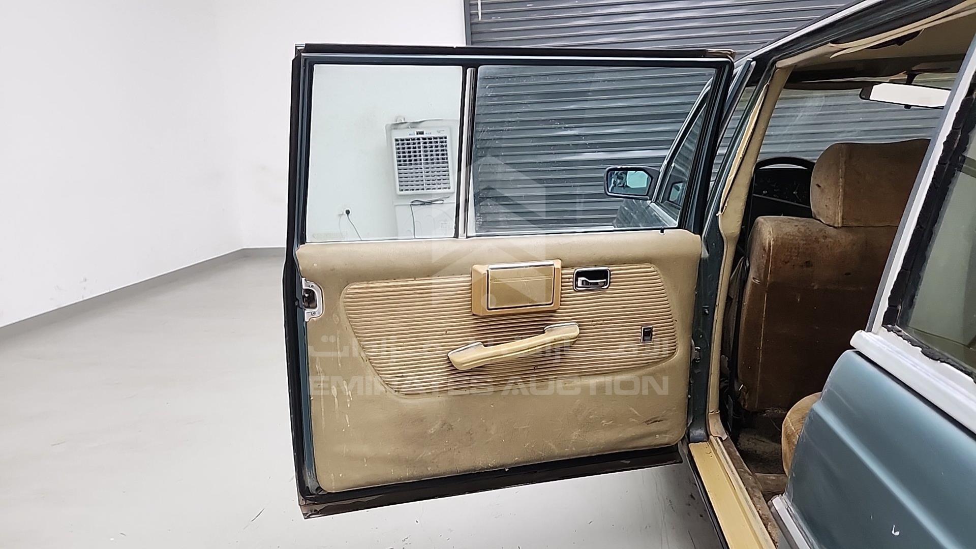 1981 MERCEDES 250 VIN: WDB12302810105896