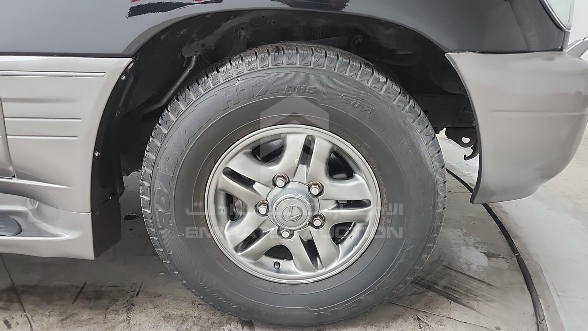 1999 LEXUS LX 470 VIN: UZJ1000087157