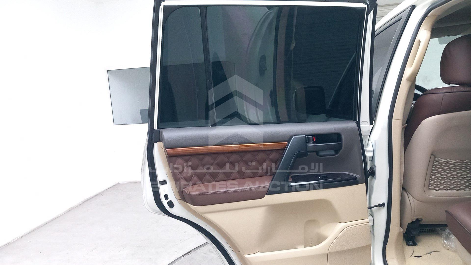 2017 TOYOTA LAND CRUISER VIN: JTMHU01JXH4137417