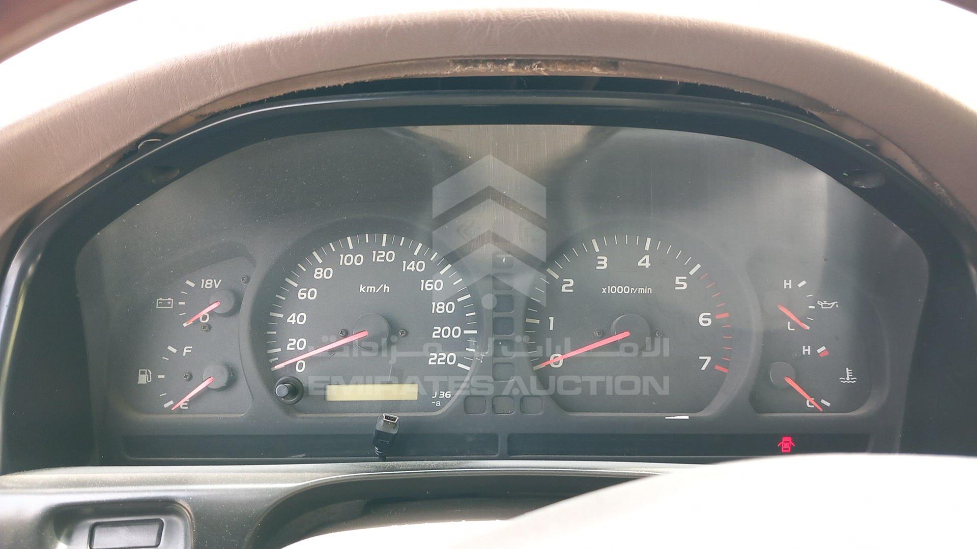 2000 TOYOTA LAND CRUISER VIN: JT3HJ09J1Y0025212