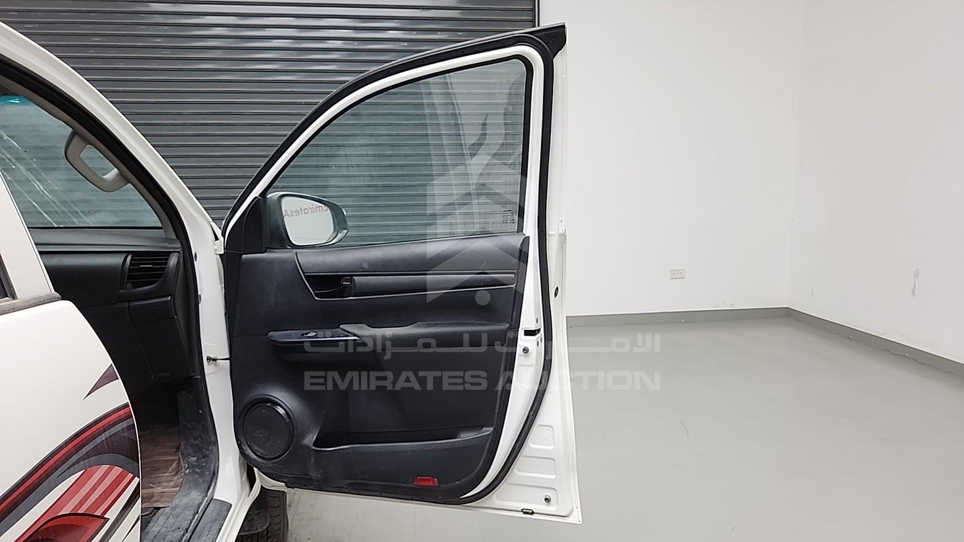 2023 TOYOTA HILUX VIN: MR0DB9CD2P5161754