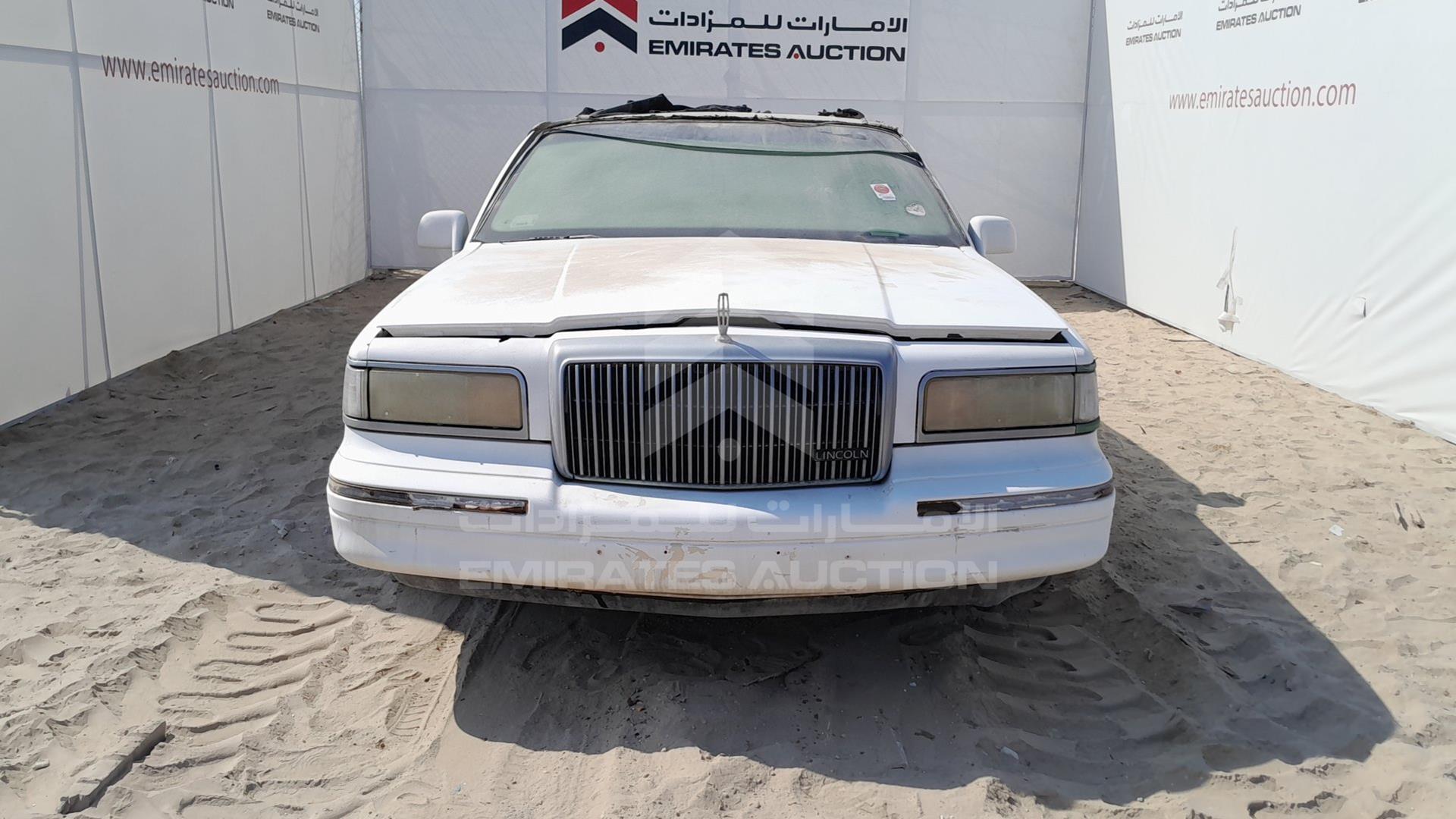 1995 LINCOLN TOWN VIN: 1LNLM83W5SY653293
