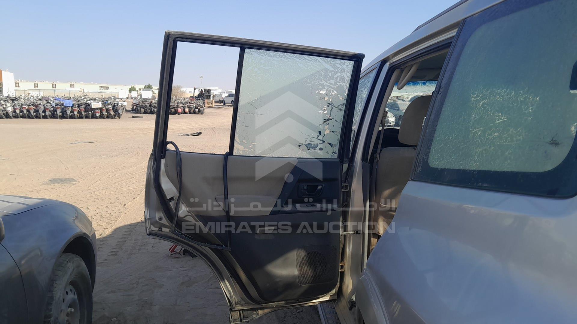 2007 MITSUBISHI PAJERO VIN: JMYLRV73W7J704401