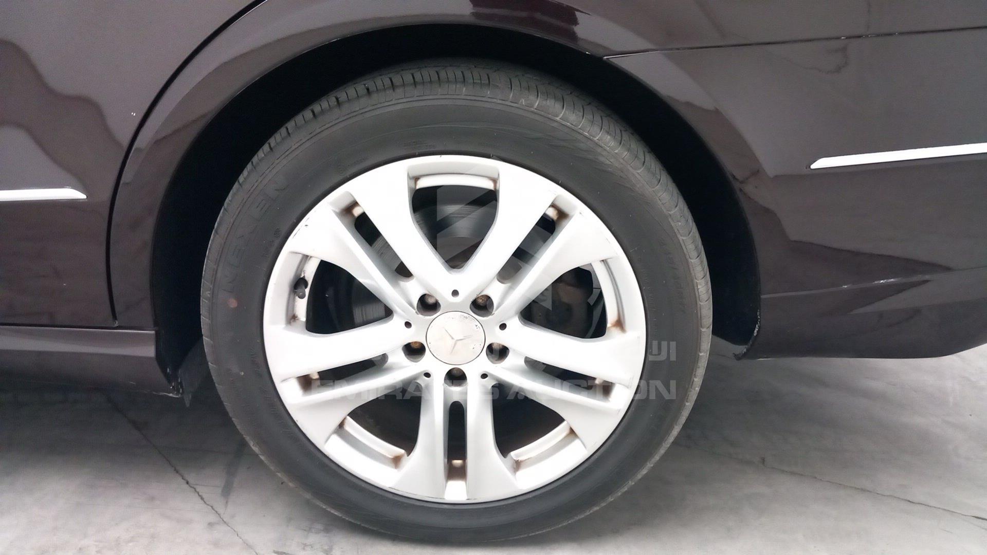 2010 MERCEDES E 300 VIN: WDDHF5EB8AA002993