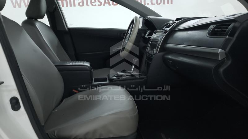 6T1BF9FK0HX697032 Auction: EmiratesAuction Lot: 404487 6T1BF9FK0HX697032 Toyota Camry 2017 WHITE Photo 22