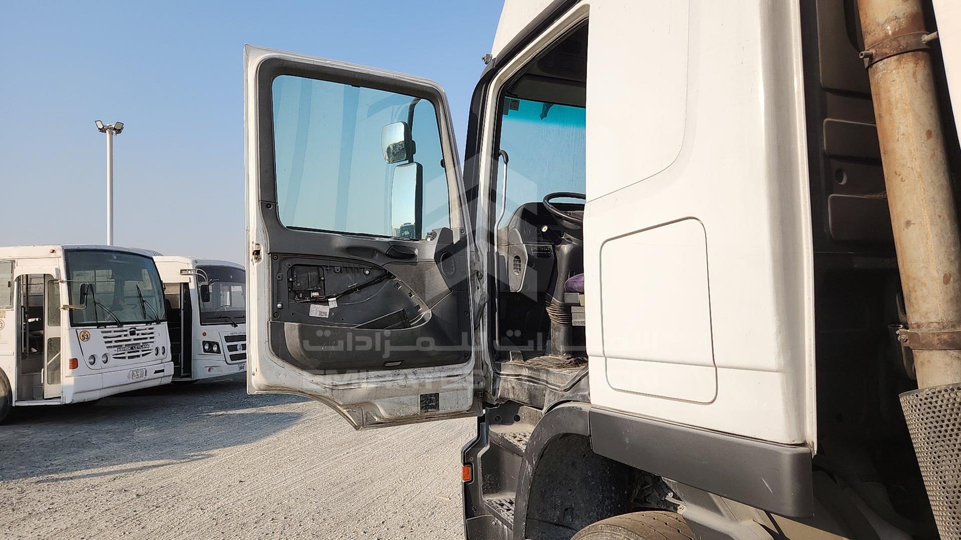 2008 MERCEDES ACTROS VIN: WDAKHCAA88L307911