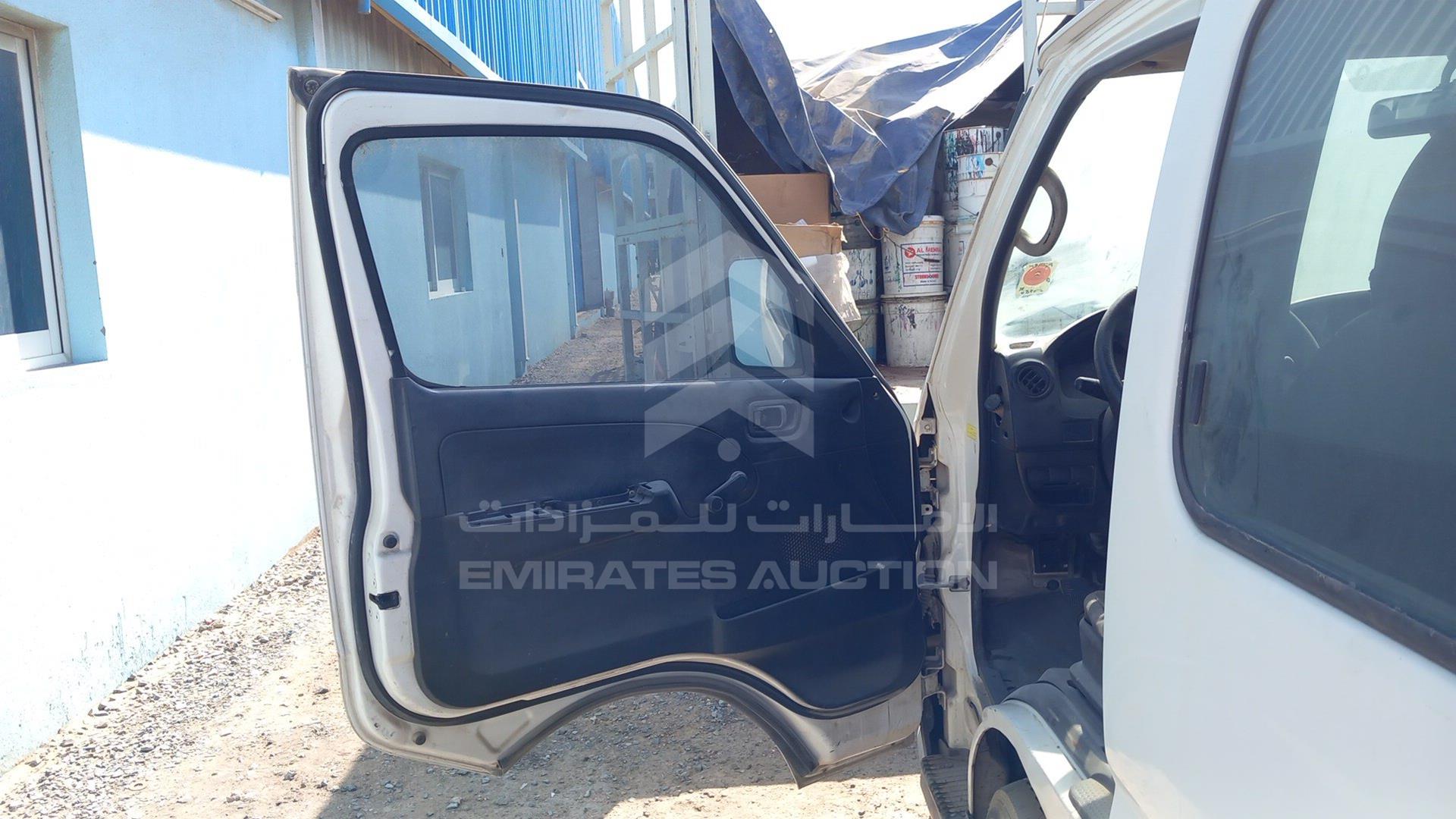 2013 NISSAN URVAN VIN: JN6AE54S7DX030010