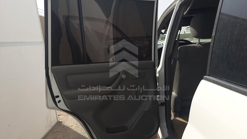 VIN: JTGHJ01J473010873 Auction: EmiratesAuction Lot: 342856 JTGHJ01J473010873 Toyota Land Cruiser 2007 WHITE Photo 17
