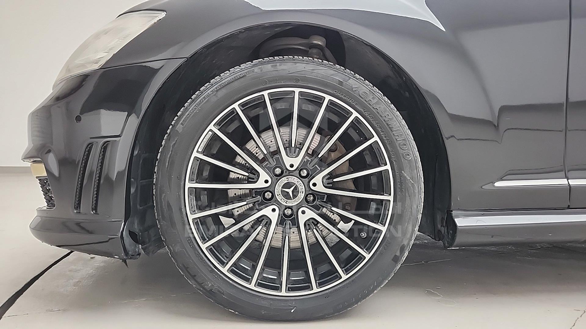 2007 MERCEDES S 550 VIN: WDDNG71X57A035326