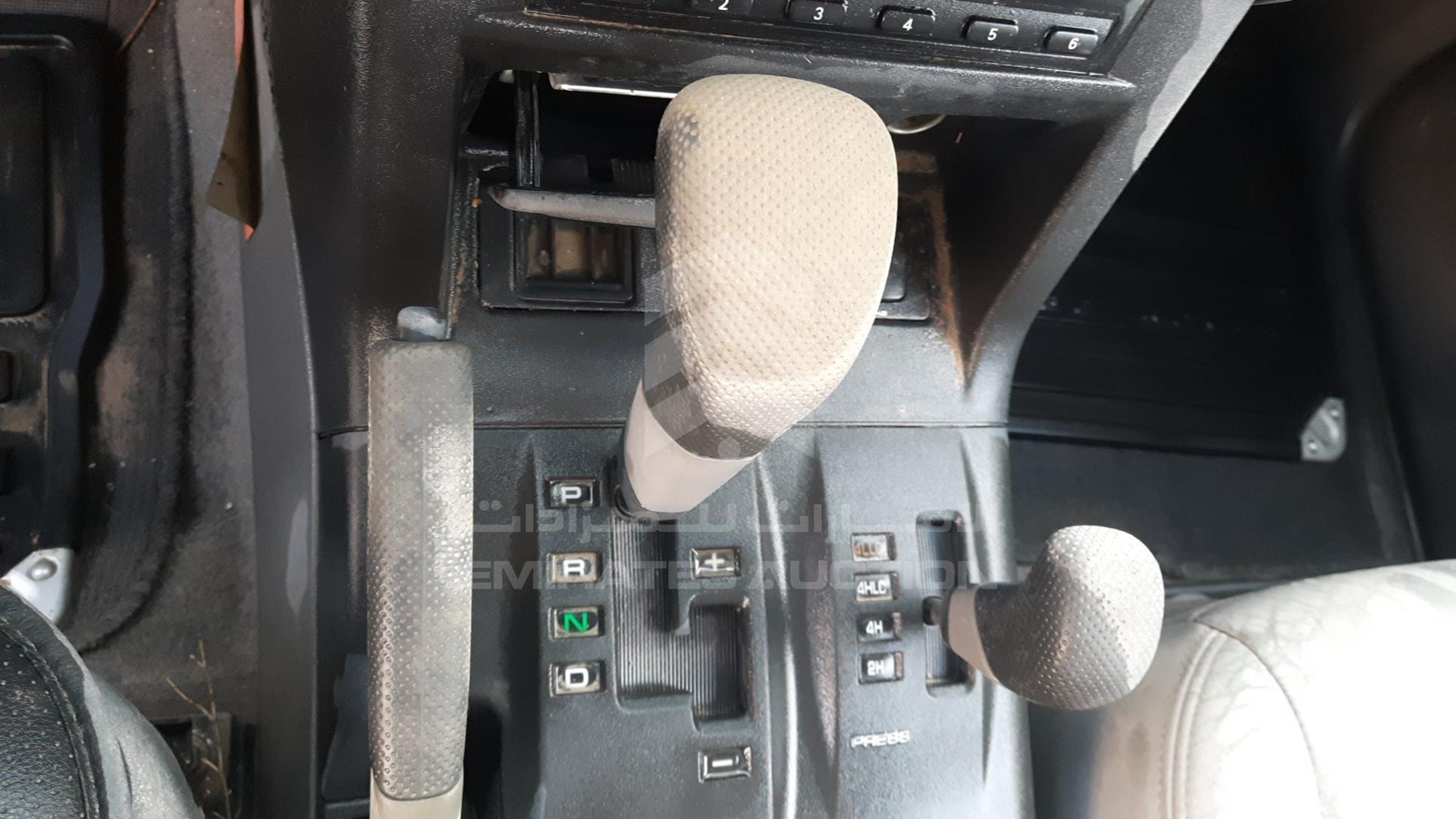 2002 MITSUBISHI PAJERO VIN: JMYMYV65W2J709013