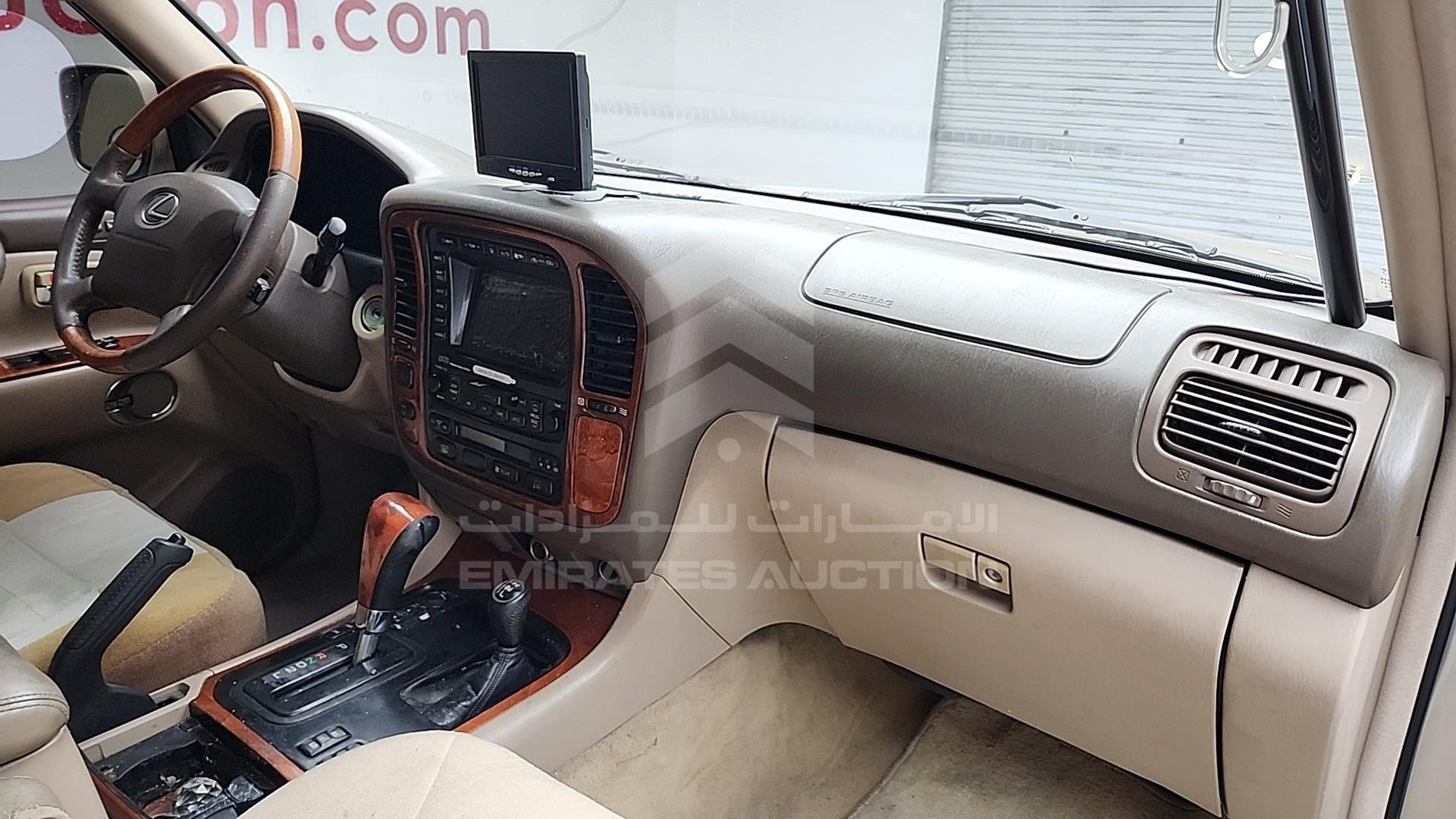 2001 LEXUS LX 470 VIN: JTJHT00W513503311