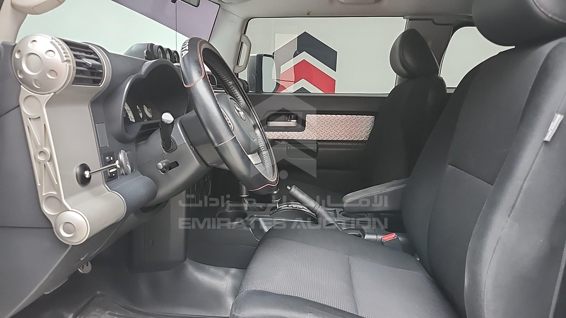 2008 TOYOTA FJ CRUISER VIN: JTEBU11F18K035244
