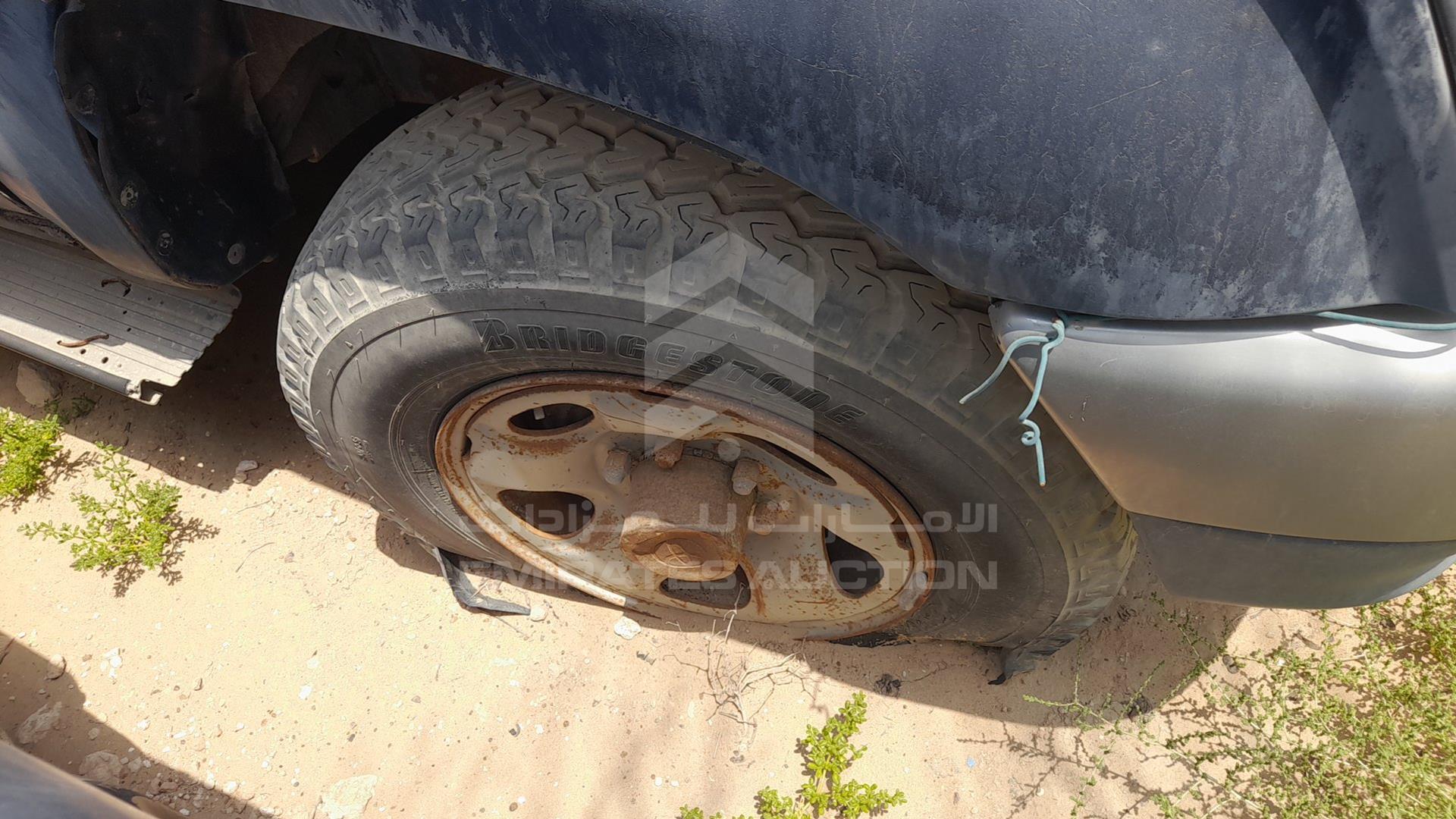 2001 TOYOTA HILUX VIN: JTFDE626810064352