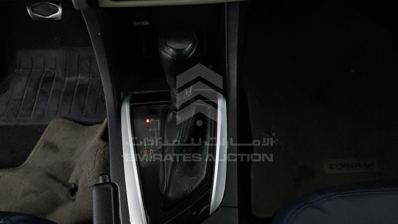 RKLBB9HE9J5206559 Auction: EmiratesAuction Lot: 404120 RKLBB9HE9J5206559 Toyota Corolla 2018 WHITE Photo 17