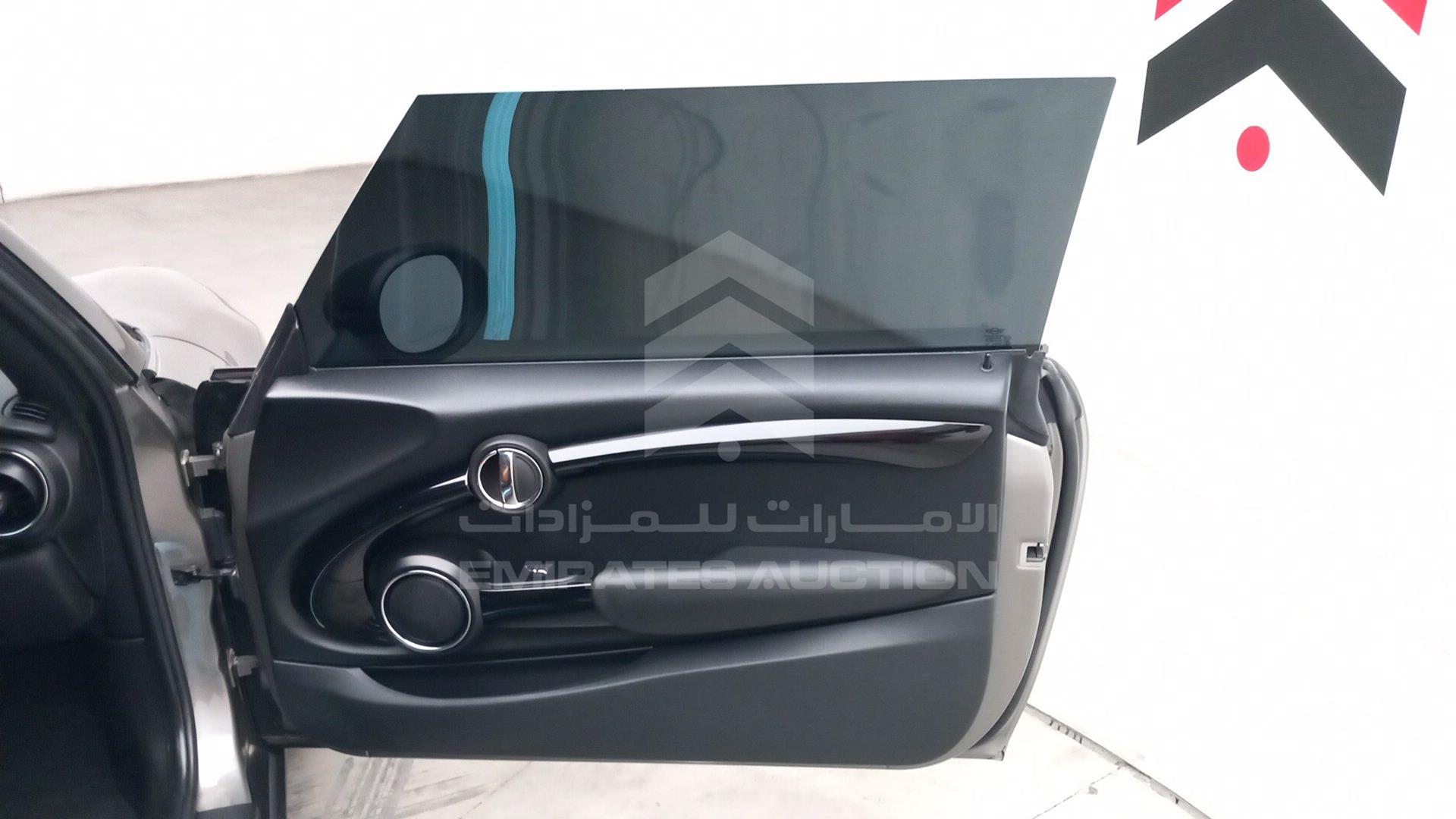 2020 MINI COOPER S VIN: WMWXR5A0XLTR82894