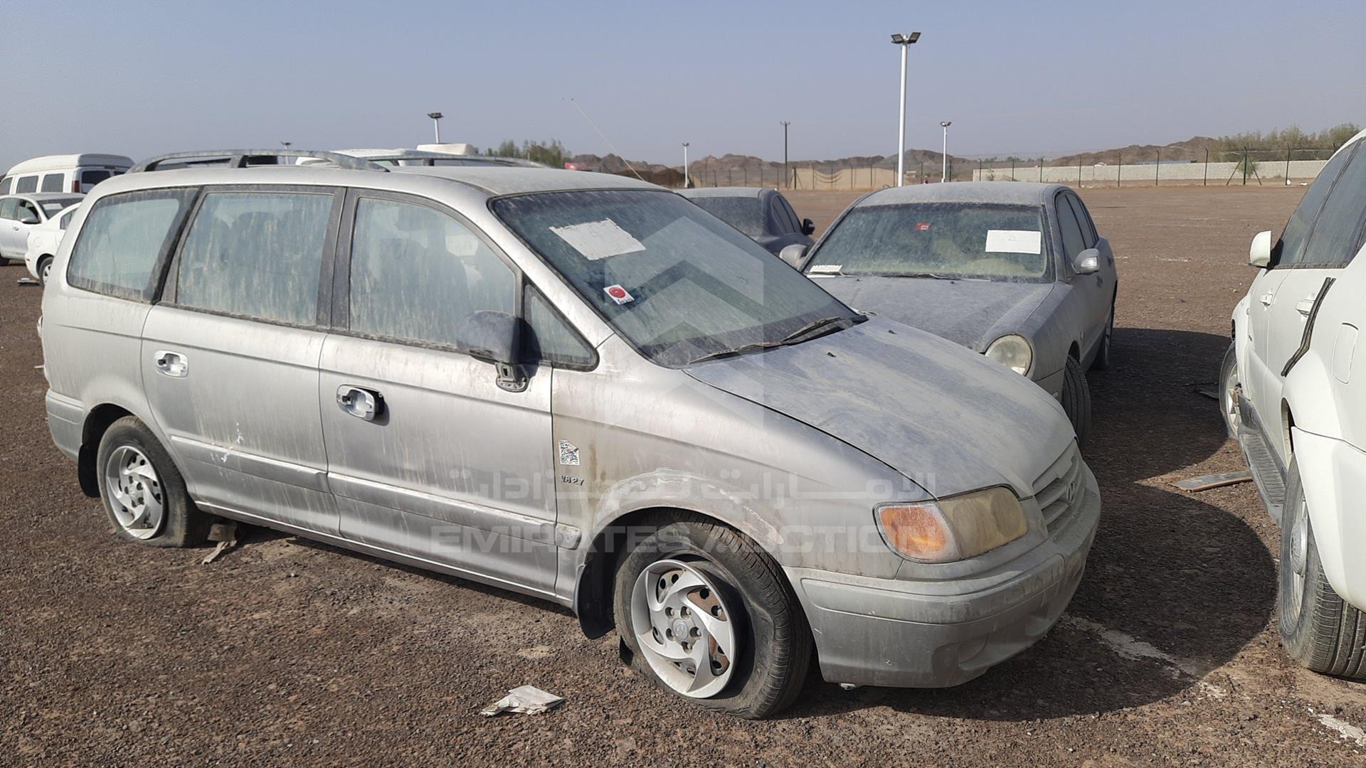 2005 HYUNDAI TRAJET VIN: KMHMG81C45U250356