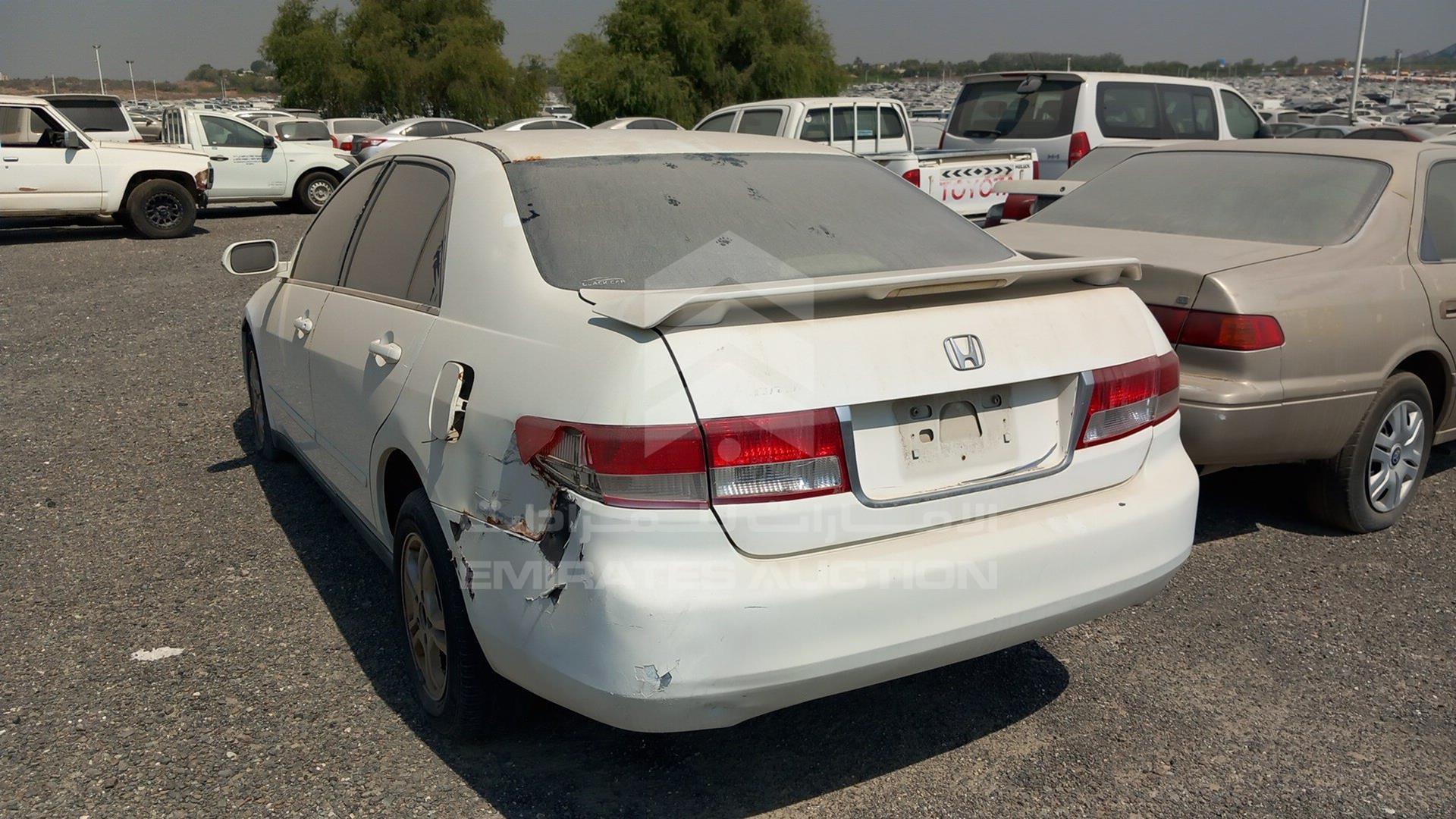 2005 HONDA ACCORD VIN: JHMCM56565C400442