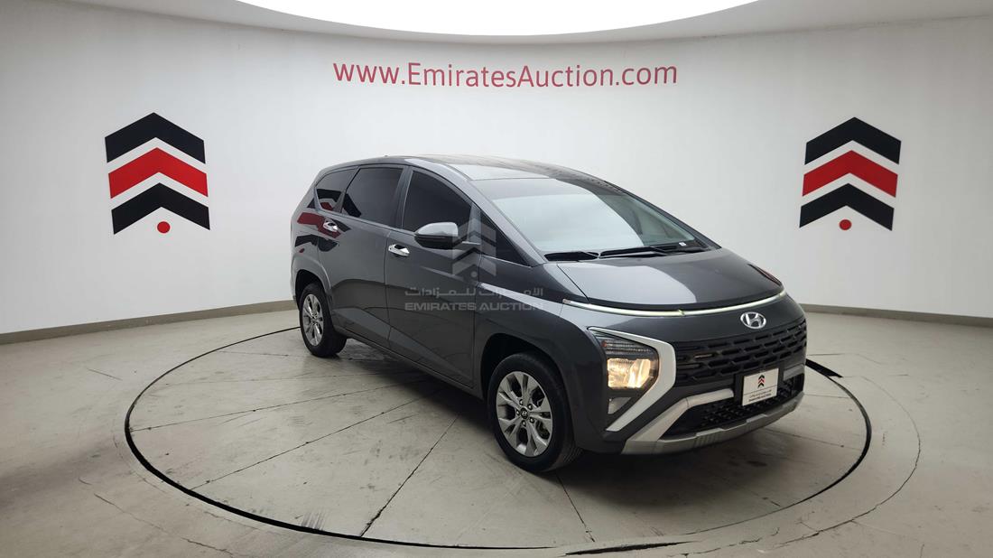 2025 Hyundai Stargazer — Front Right Angle — Photo 11