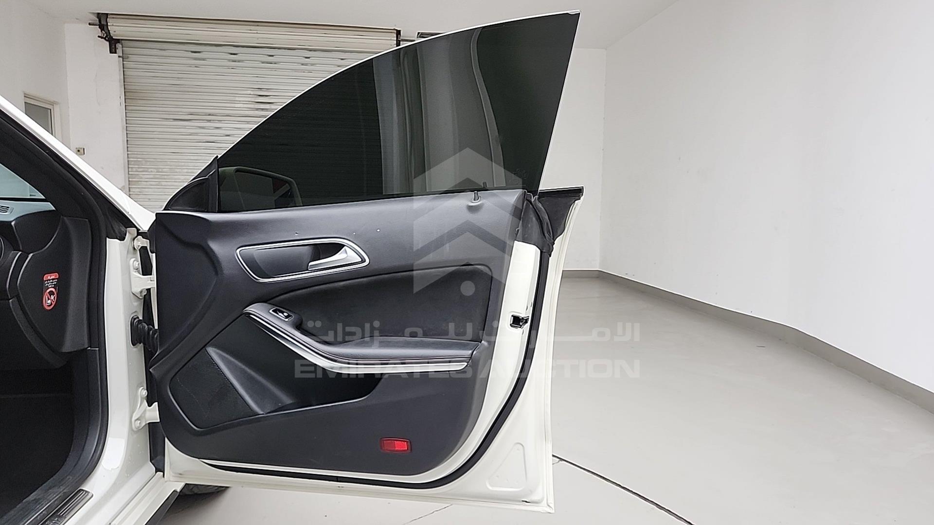 2015 MERCEDES CLA 250 VIN: WDDSJ4GB7FN183581