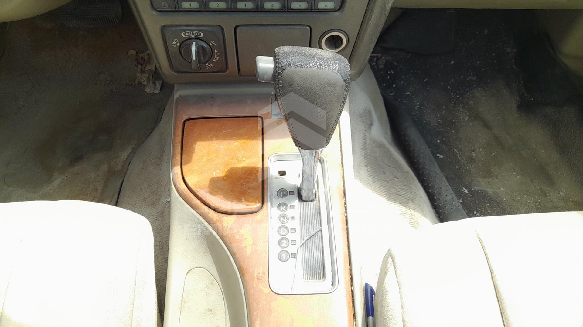 2001 INFINITI QX4 VIN: JNRDR09X91W203913