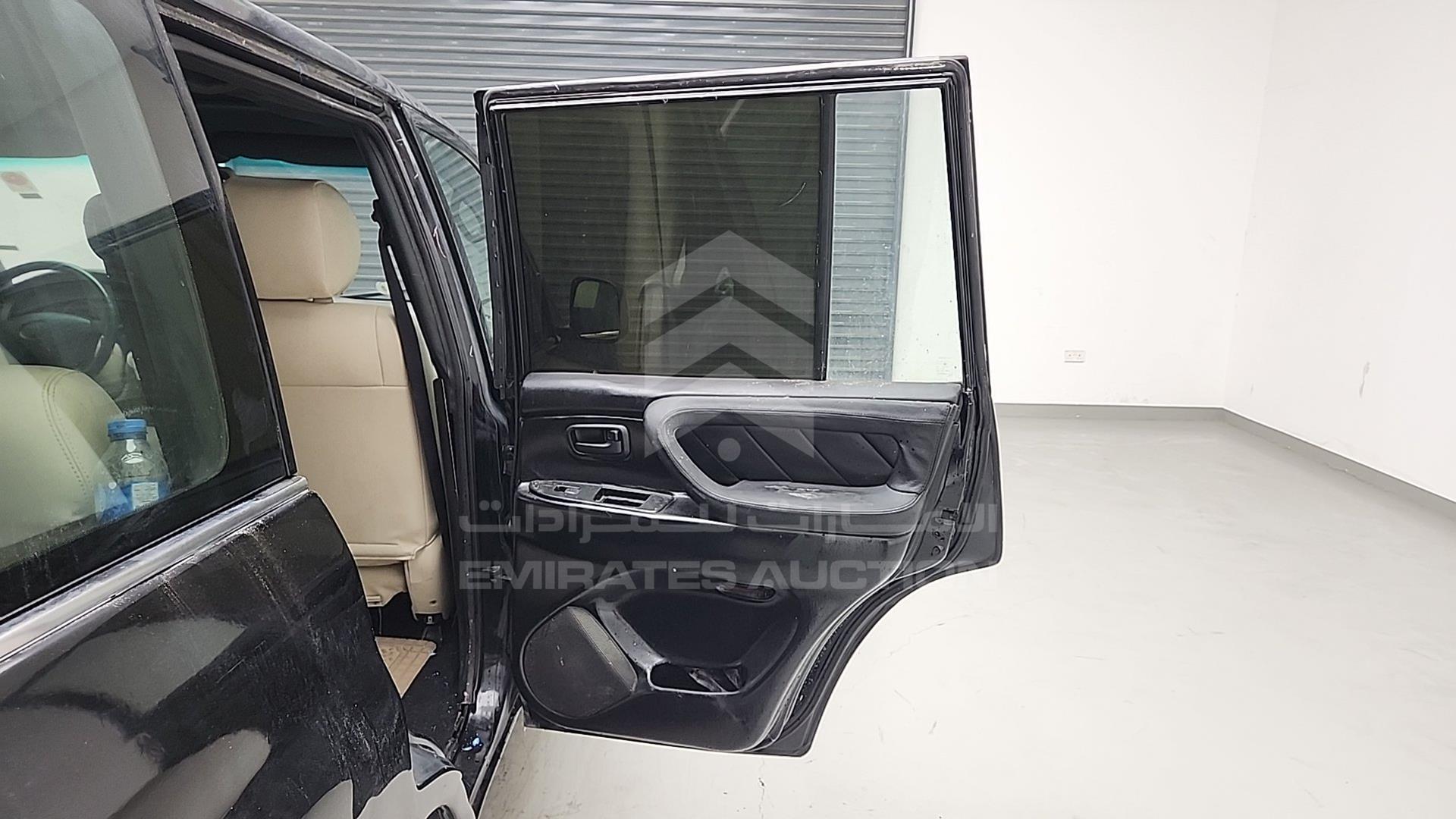 2005 TOYOTA LAND CRUISER VIN: JTEHJ09J855117441