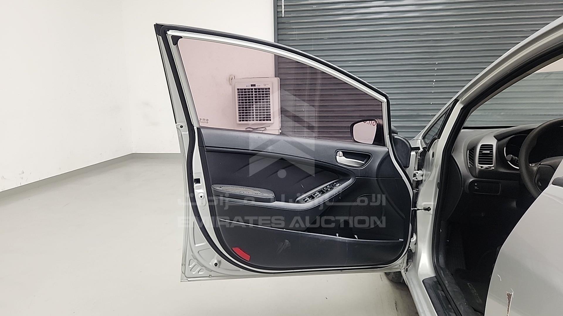 2016 KIA CERATO VIN: KNAFJ4110G5915950