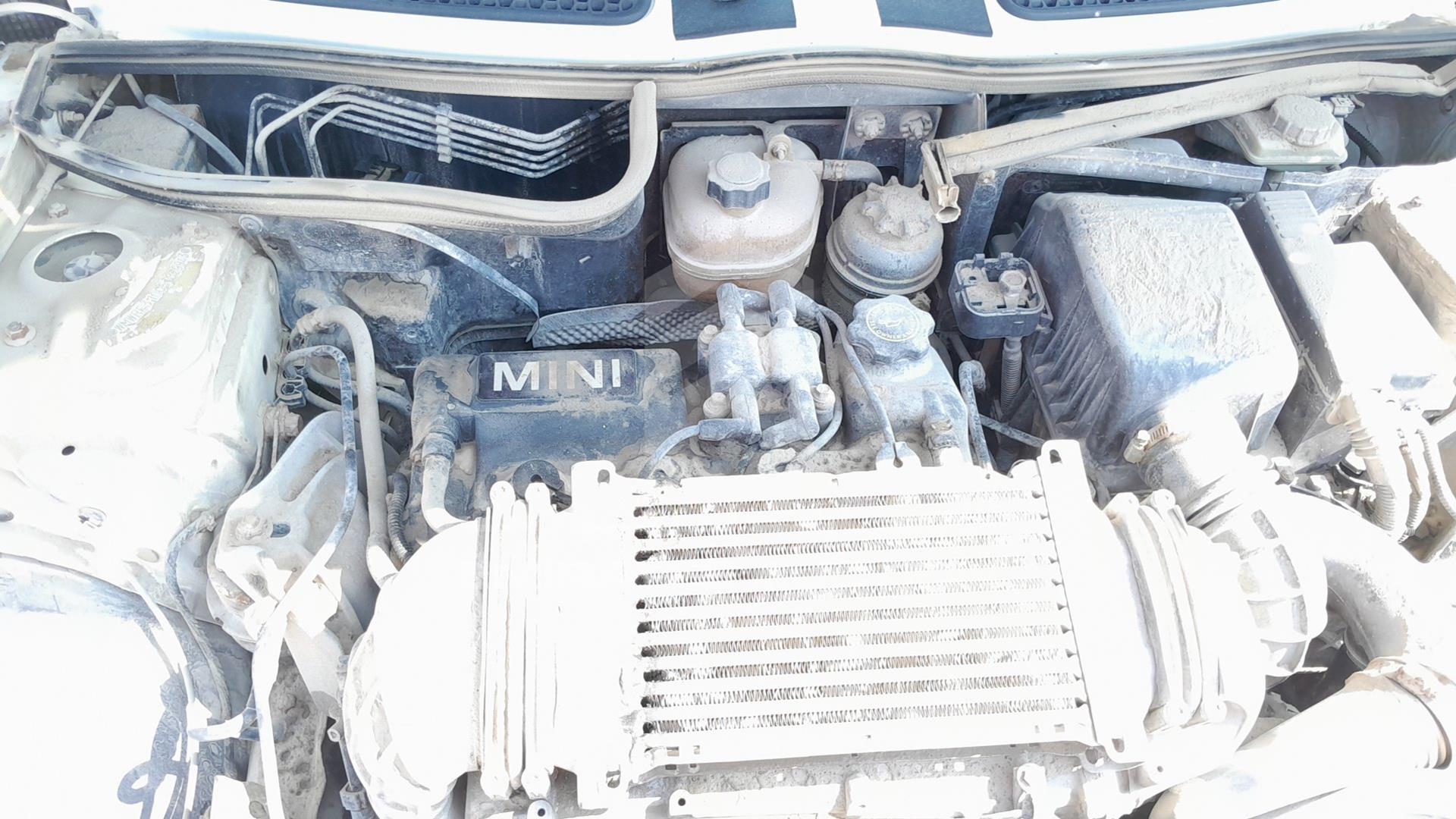 2005 MINI COOPER VIN: WMWRE31005TD29943