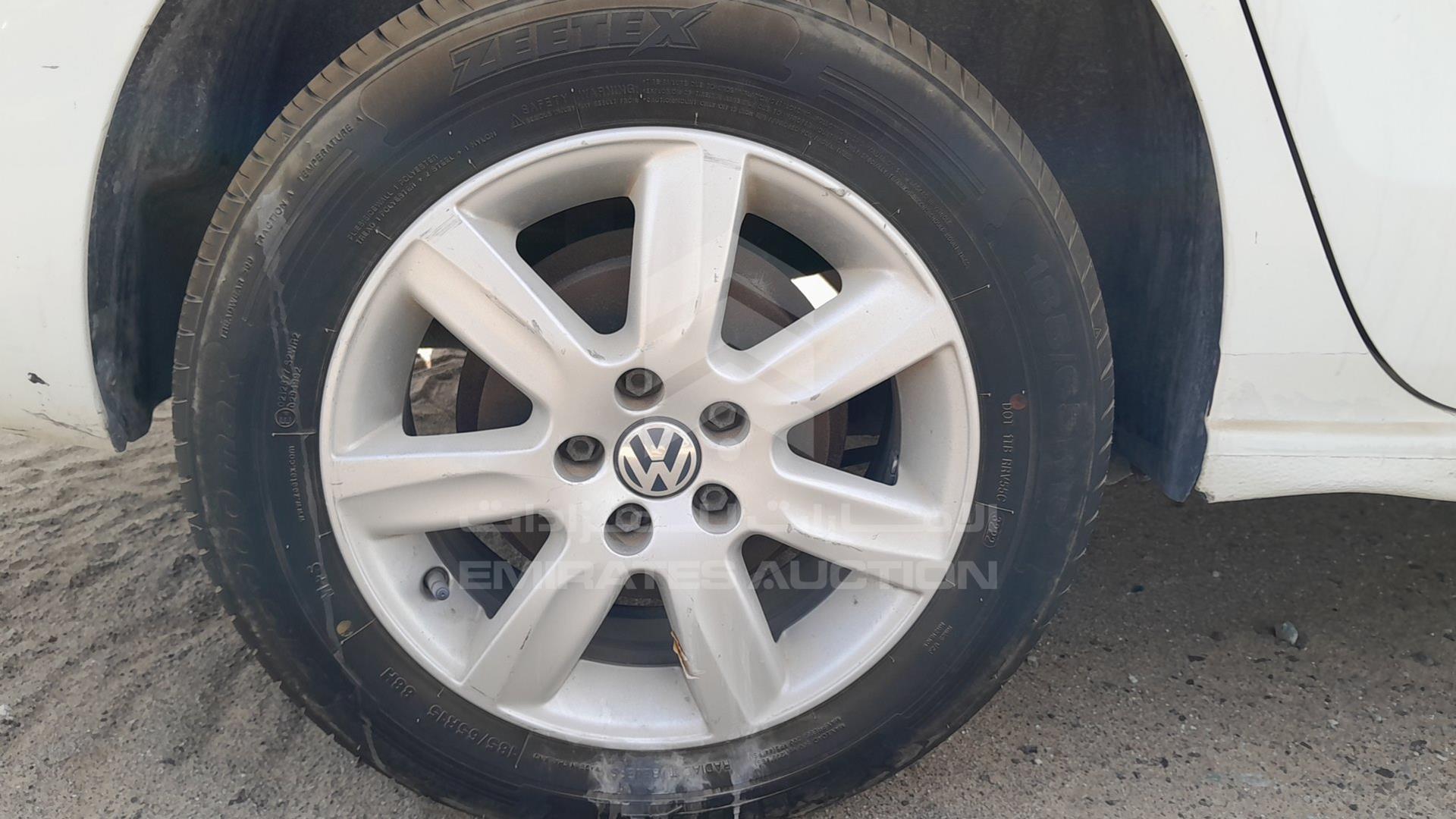 2014 VOLKSWAGEN POLO VIN: WVWBC2A72ET010056