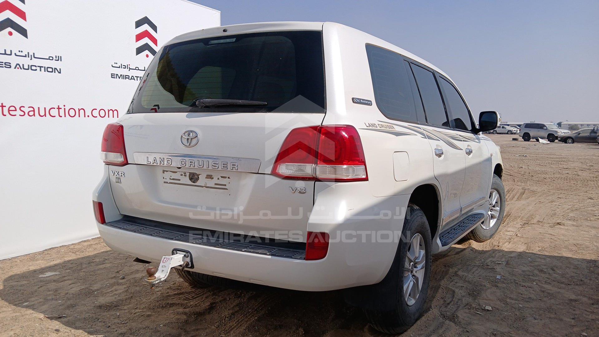 2011 TOYOTA LAND CRUISER VIN: JTMHT09J7B5093031