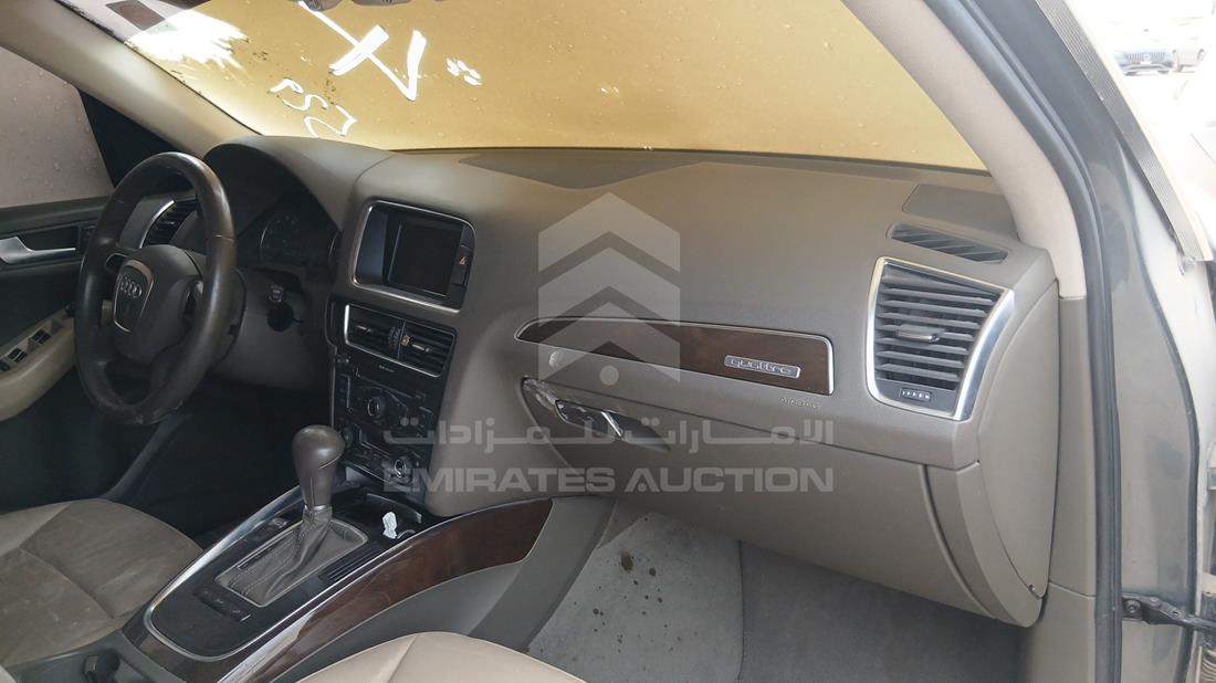 اودي كيو 5 2012 — زاوية واجهة الراكب الأمامي الأيمن — صورة 23