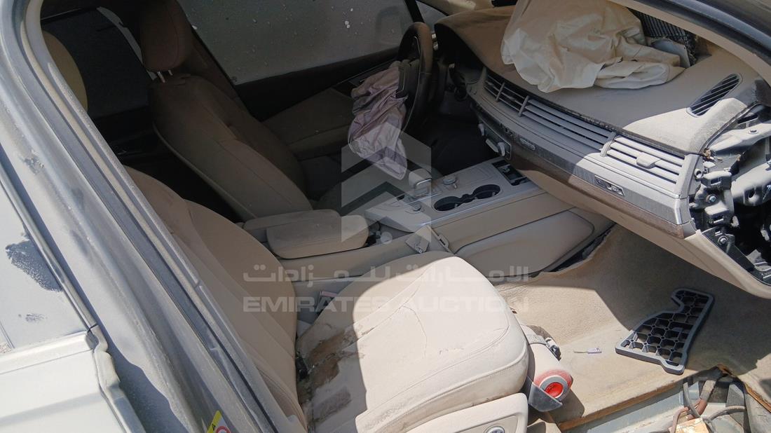 2016 Audi Q7 — Front Right Passenger Seat View — Photo 22