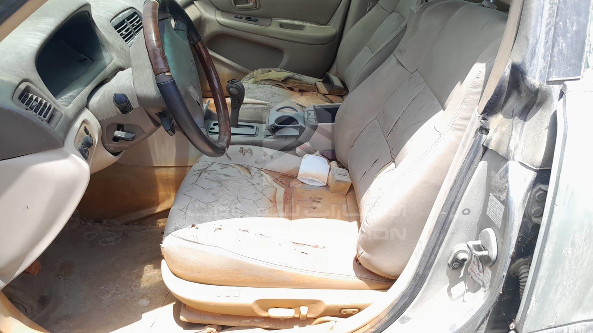2001 LEXUS ES 300 VIN: JT8BF28G710307881