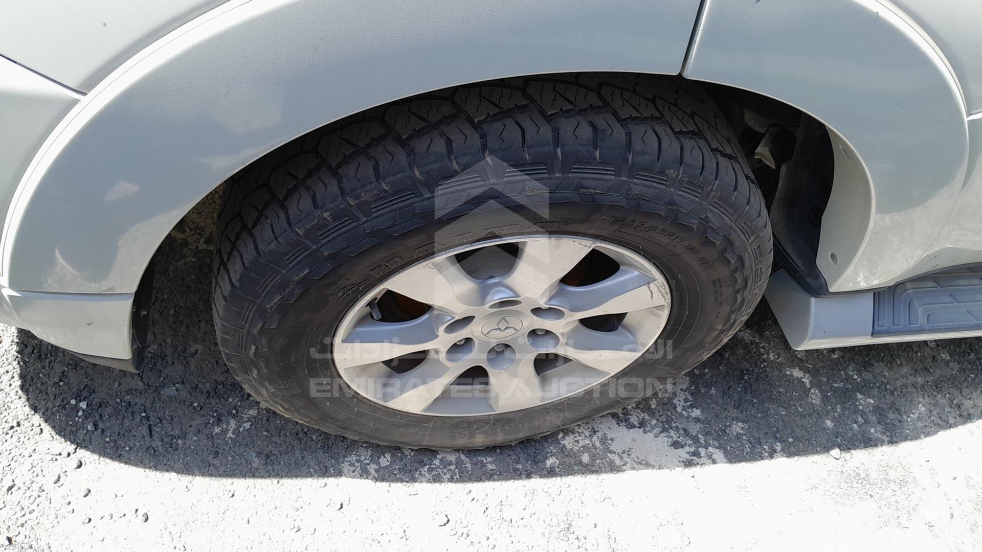 2015 MITSUBISHI PAJERO VIN: JMYLYV95WFJ713366