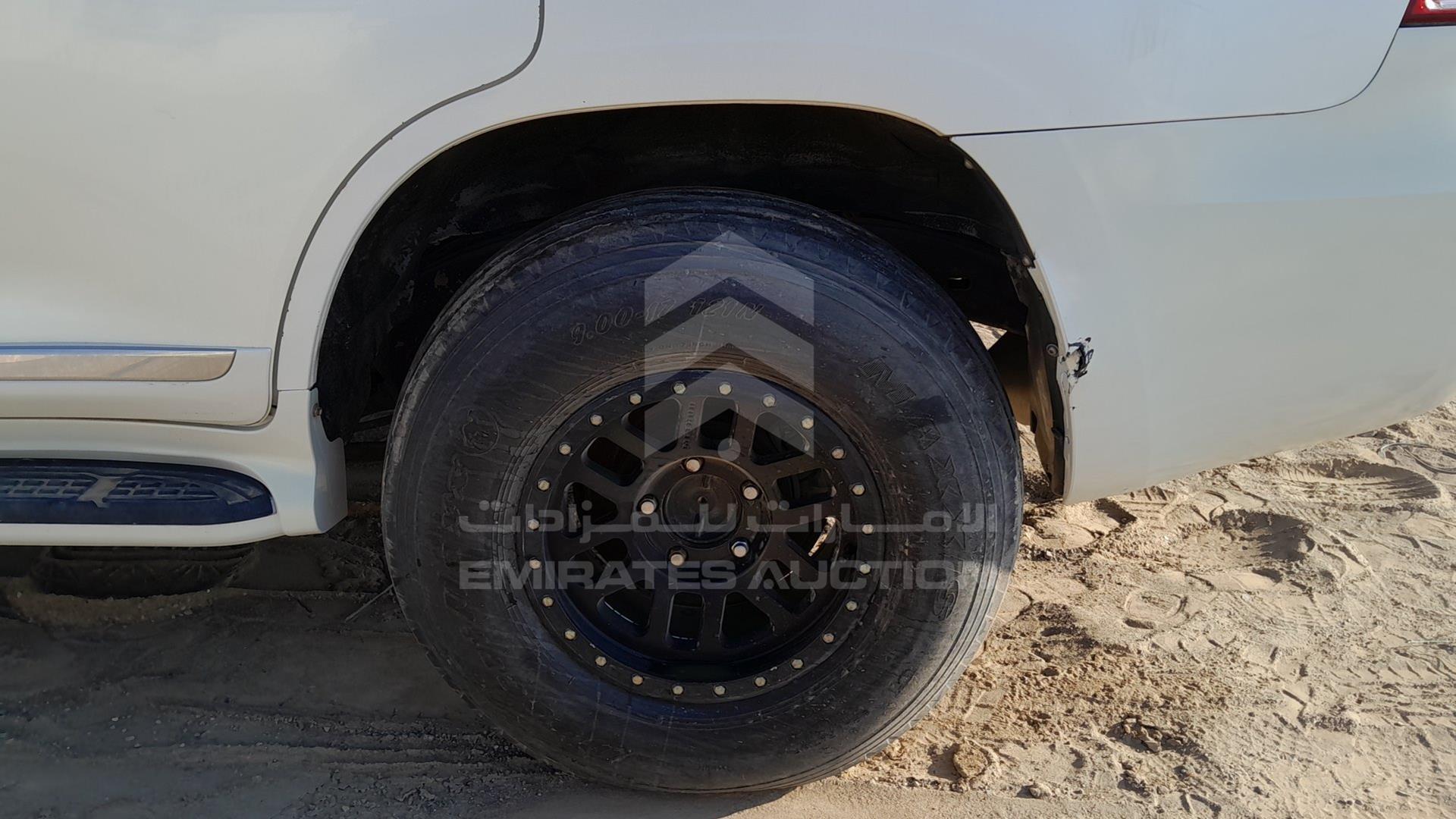 2011 TOYOTA LAND CRUISER VIN: JTMHU09J5B4046244