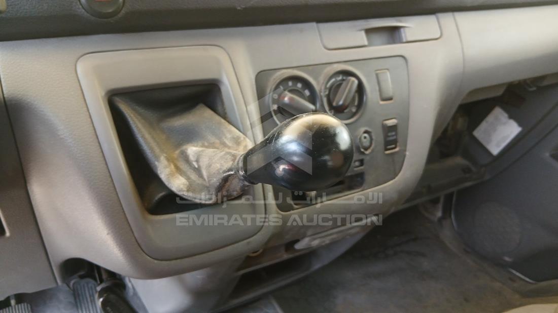 نيسان إن في 350 2015 — زاوية ناقل الحركة — صورة 16