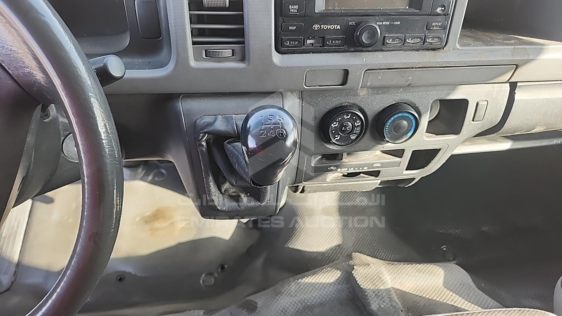 2009 TOYOTA HIACE VIN: JTFPX22P090016767