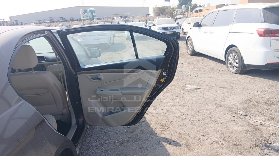 سوزوكي سياز 2023 — الباب الخلفي الأيمن — صورة 22