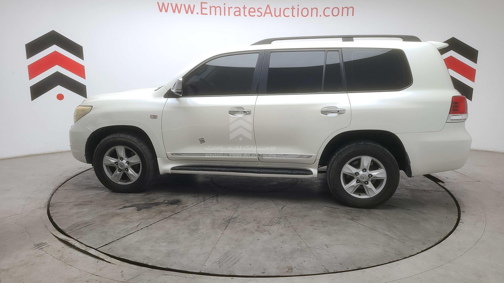 2010 TOYOTA LAND CRUISER VIN: JTMHT05JXA4032928