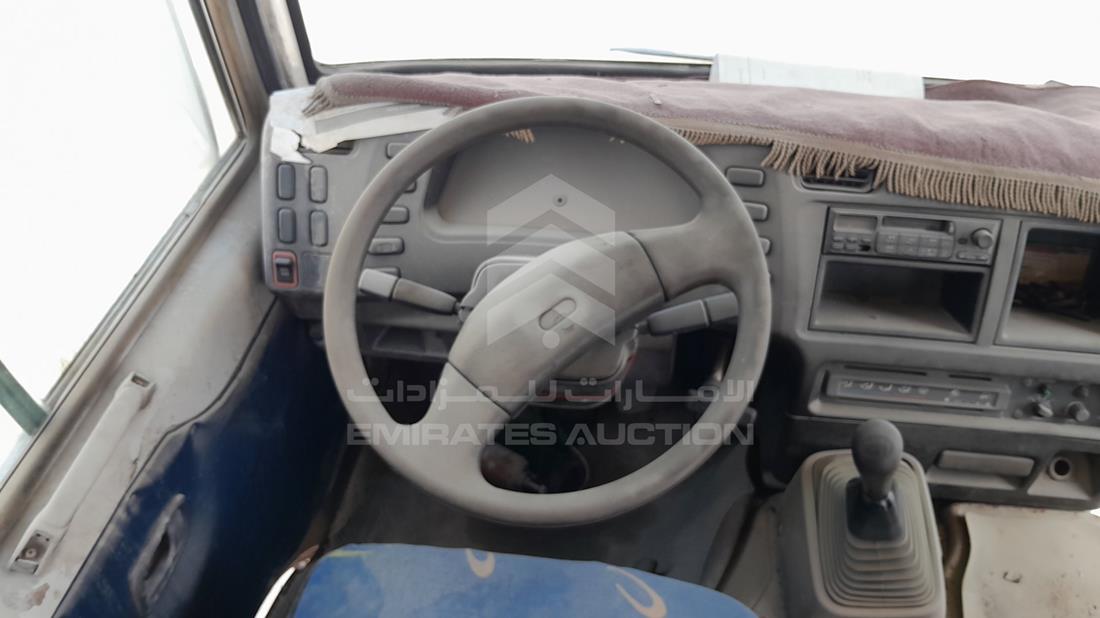 2006 Mitsubishi Rosa — Steering & Mounted Controls — Photo 13