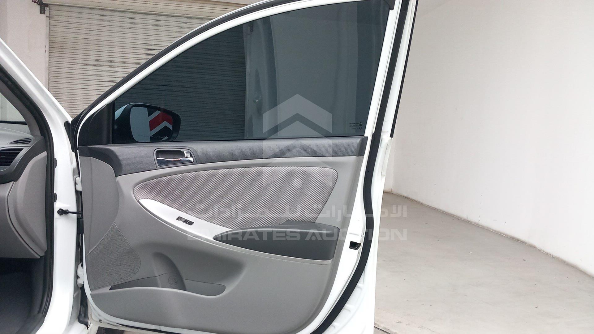 2015 HYUNDAI ACCENT VIN: KMHCT41BXFU710449