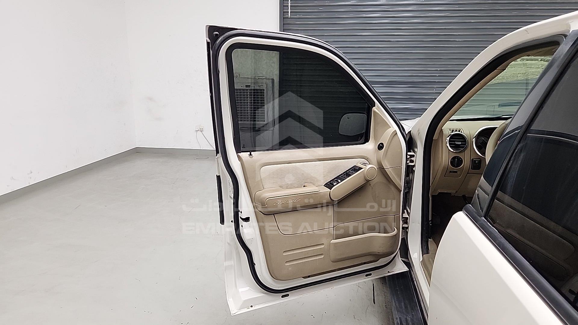 2008 FORD EXPLORER VIN: 1FMEU73E88UA72025