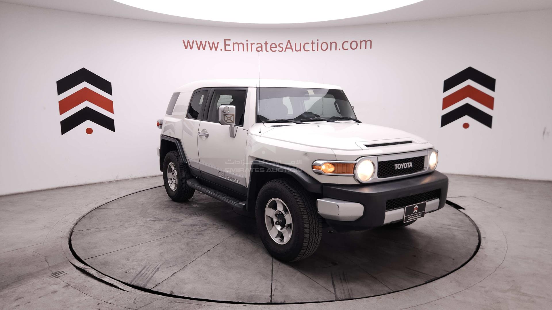 2010 TOYOTA FJ CRUISER VIN: JTEBU11F7AK087211