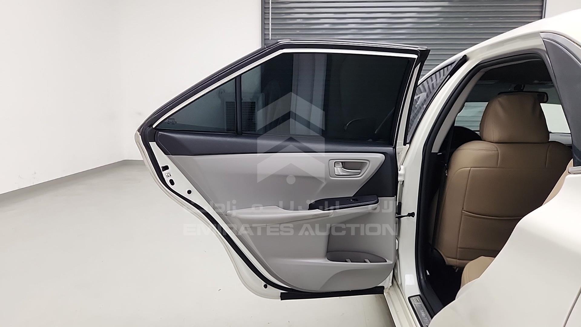 2016 TOYOTA CAMRY VIN: 4T1BF1FK2GU984563