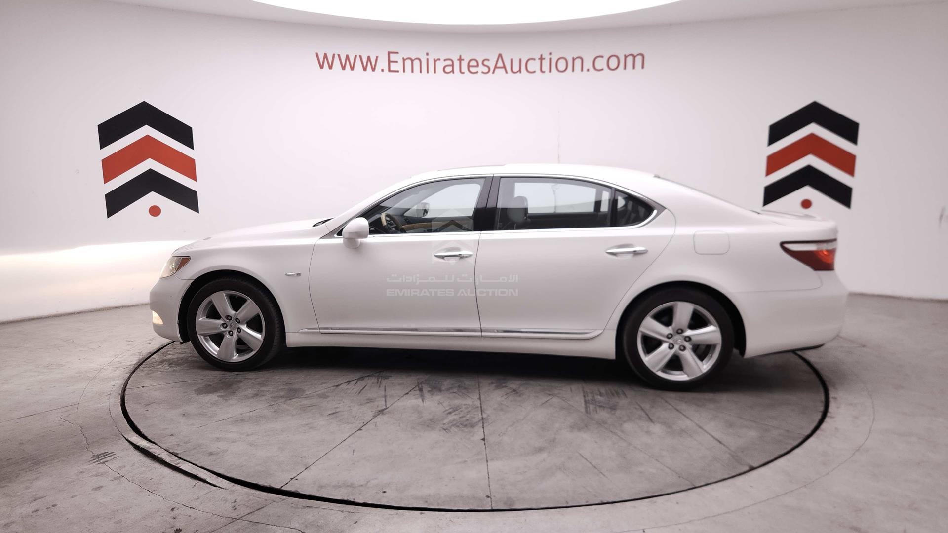 2008 LEXUS LS 460 VIN: JTHGL46F505008833