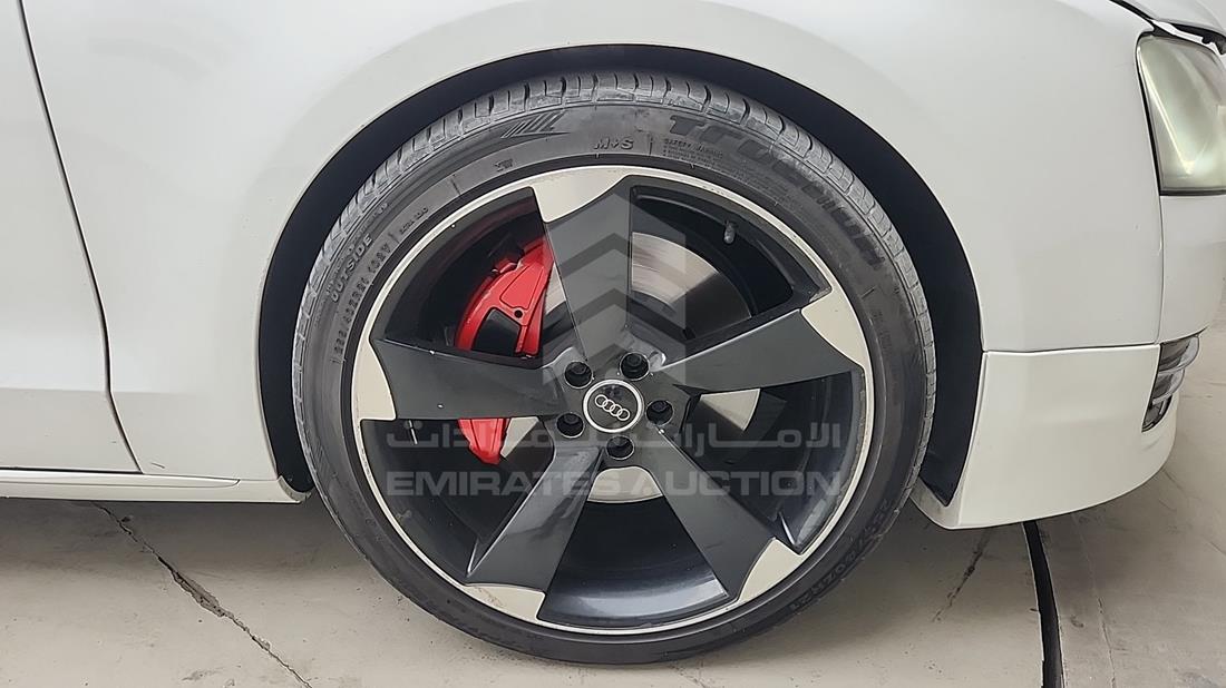 2011 Audi A8 — Front Right Tyre — Photo 34