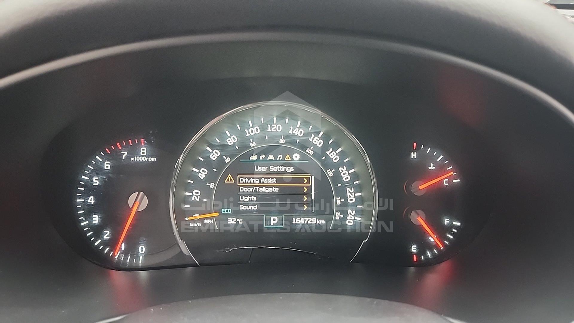 2016 KIA SORENTO VIN: KNAPH814XG5065519
