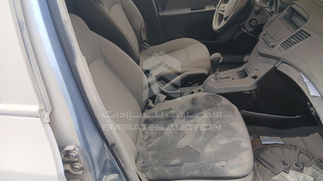 شيفروليه كروز 2011 — زاوية الراكب الأمامي للمقعد — صورة 23