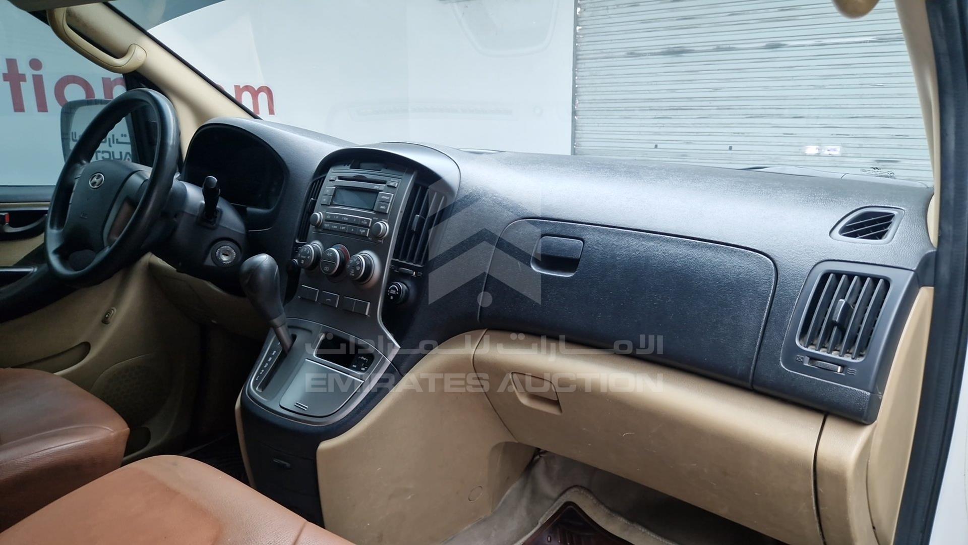 2012 HYUNDAI H1 VIN: KMHWH81R6CU371221