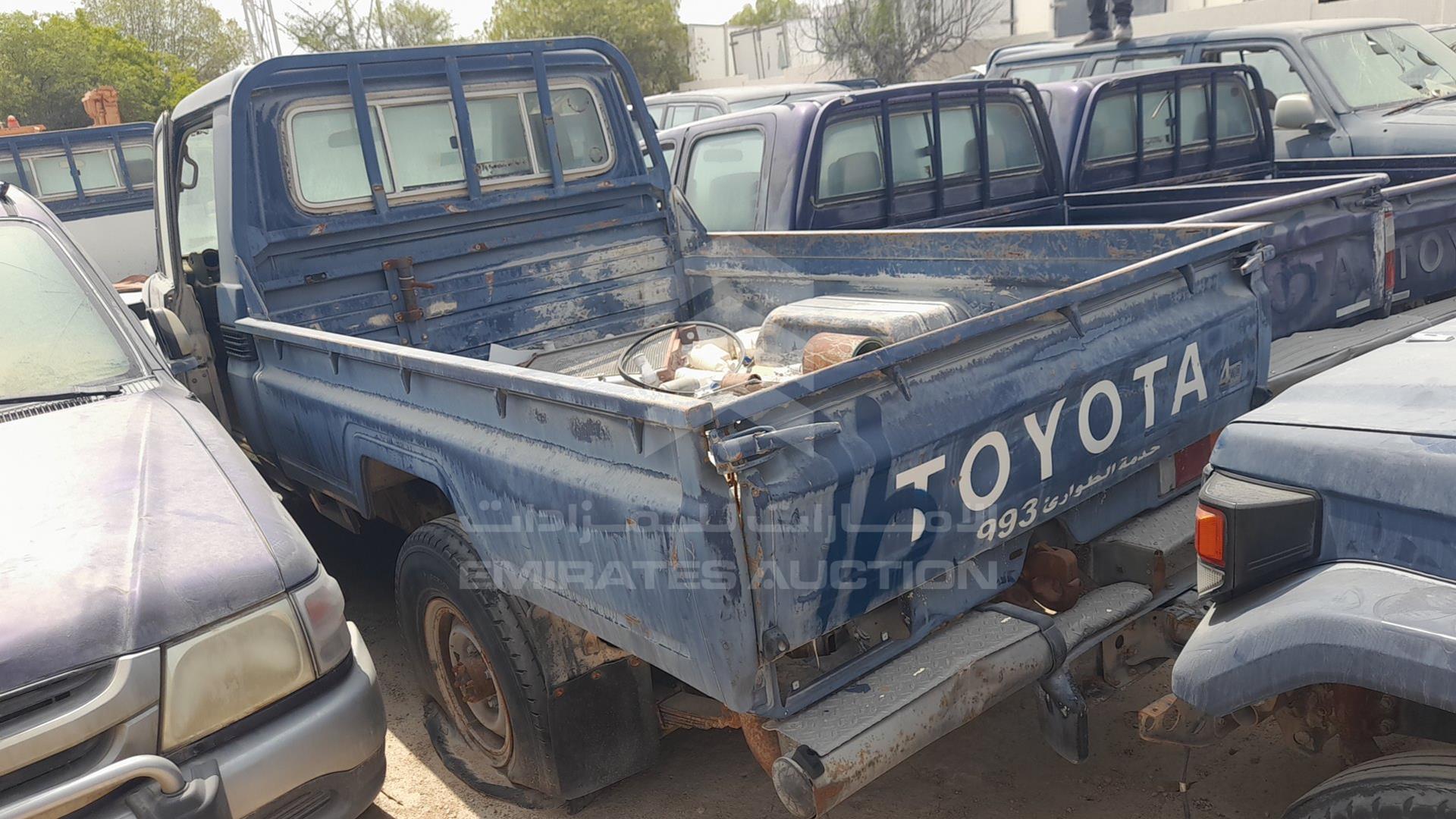 2005 TOYOTA LAND CRUISER VIN: JTFLB71J758007101